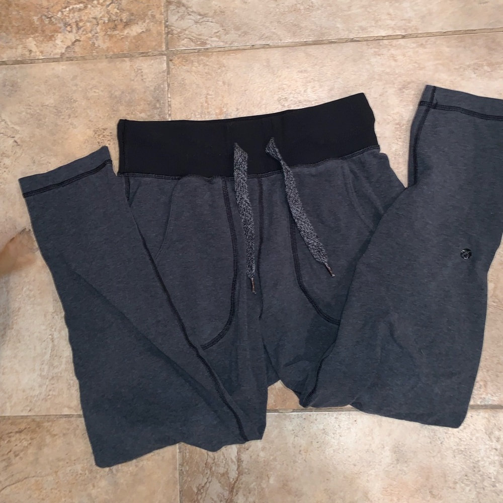 lululemon grey and black size 4 joggers